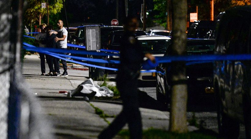 Άγριο έγκλημα στις ΗΠΑ: Γυναίκα πυροβολήθηκε στο κεφάλι στη μέση του δρόμου