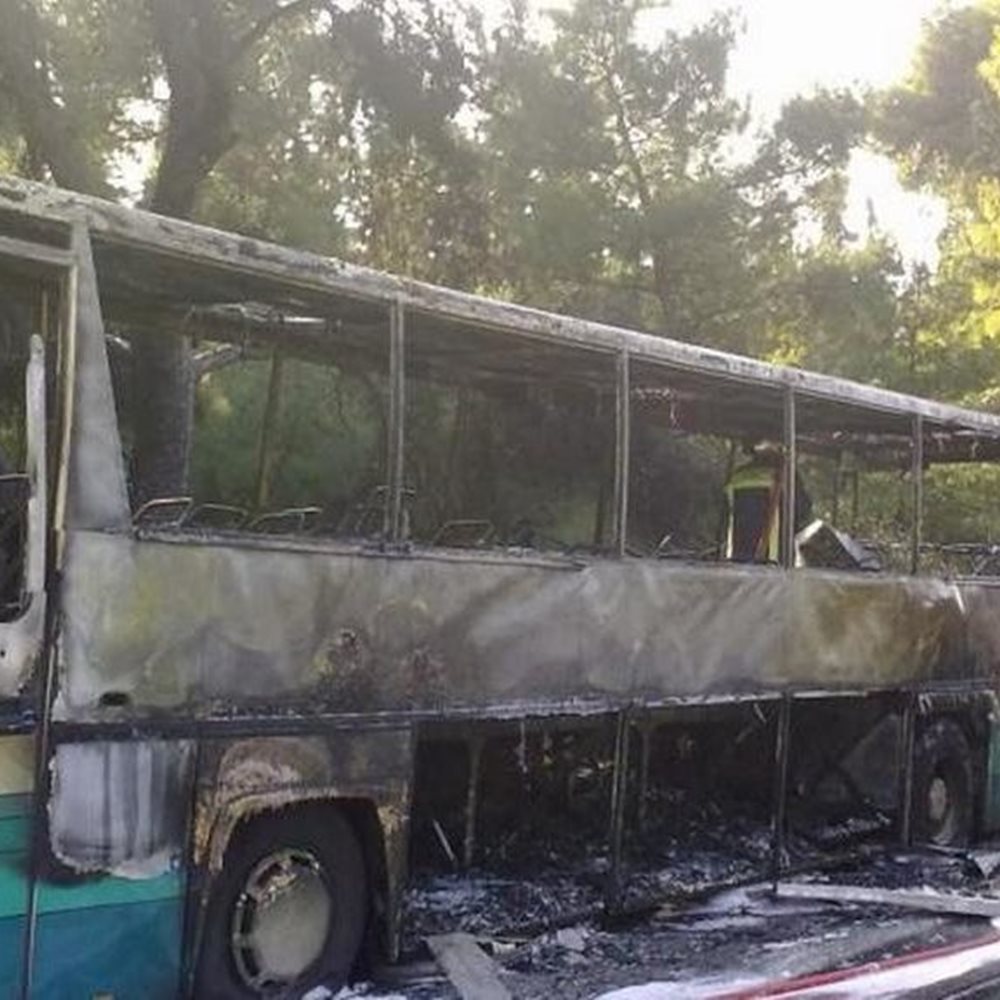 Πάτρα: Παραλίγο τραγωδία με φλεγόμενο λεωφορείο που μετέφερε μαθητές