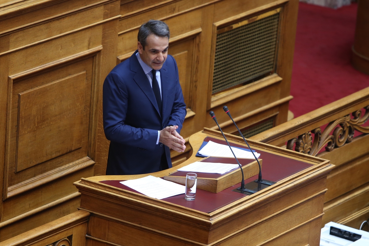 Στην αντεπίθεση η ΝΔ, μετά το «μούδιασμα» με την ταυτότητα φύλου