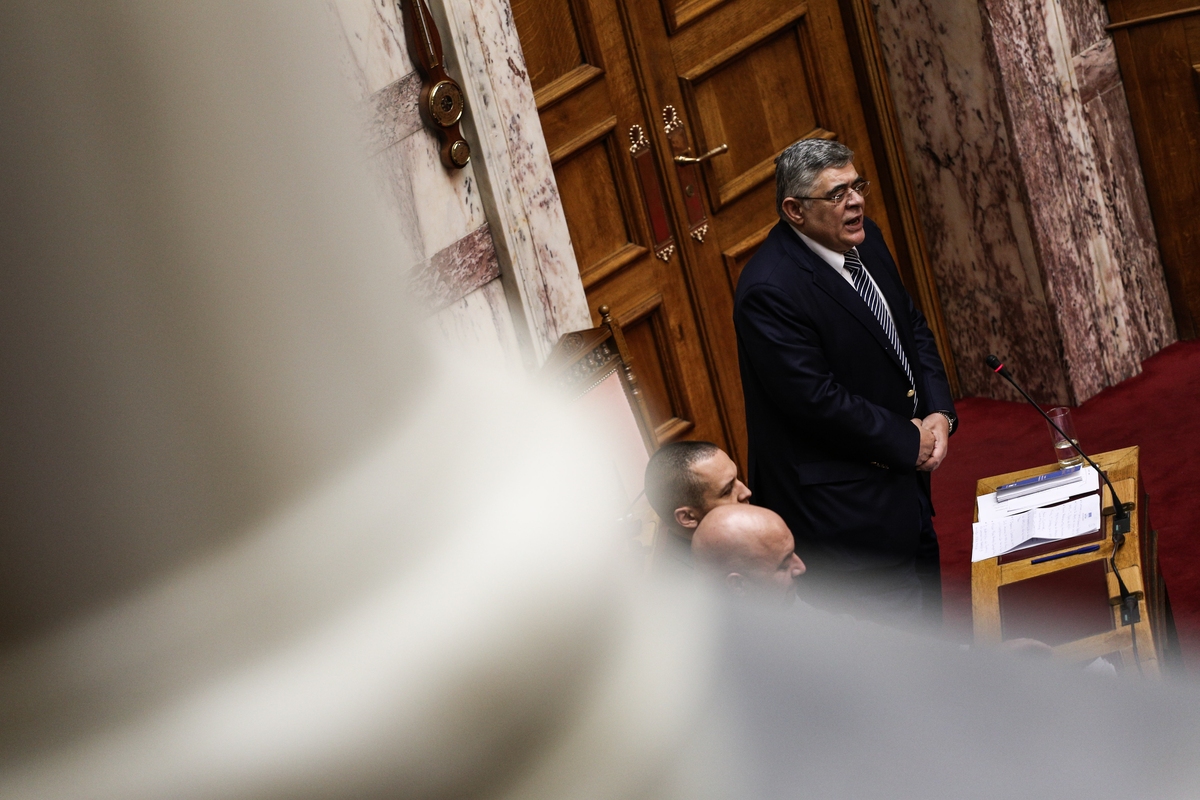 Στην επιτροπή Δεοντολογίας της Βουλής και ο Μιχαλολιάκος