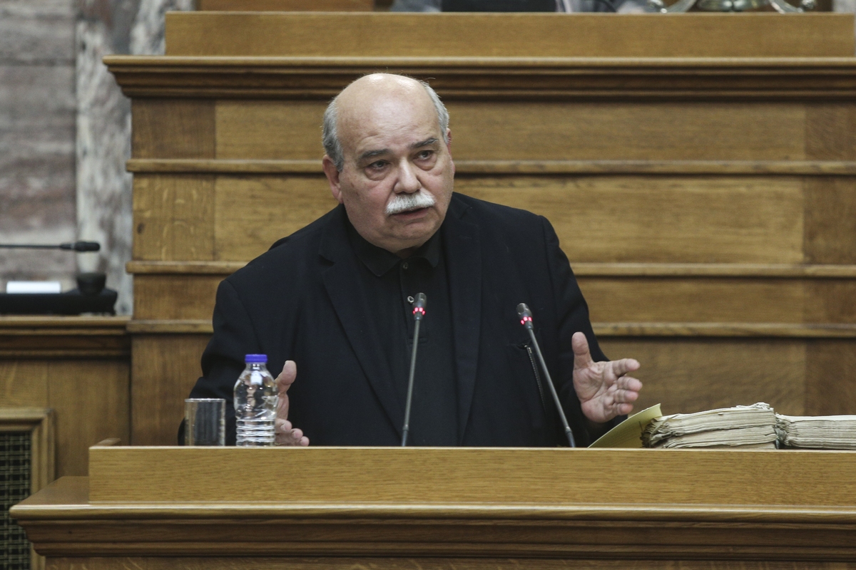 Βούτσης: Αν γίνει ψηφοφορία «πακέτο» και για τα δέκα πρόσωπα τότε όλοι θα ερευνηθούν
