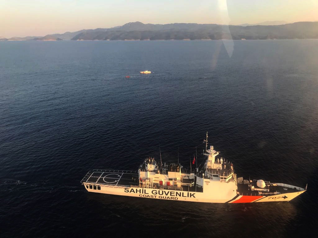 Η «μάχη της τσιπούρας» στο Αιγαίο: Παίζουν με τη φωτιά οι Τούρκοι – Κάνουν επικίνδυνους ελιγμούς δίπλα σε ελληνικά καΐκια (βίντεο)