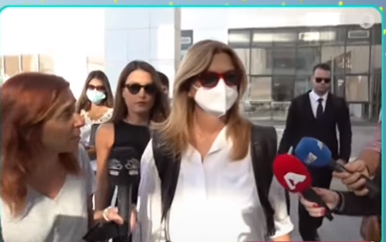 Δίκη Φιλιππίδη – Κατέθεσε η σύζυγός του: «Ο Πέτρος δεν είναι βιαστής – Όλα έγιναν για εκδίκηση»