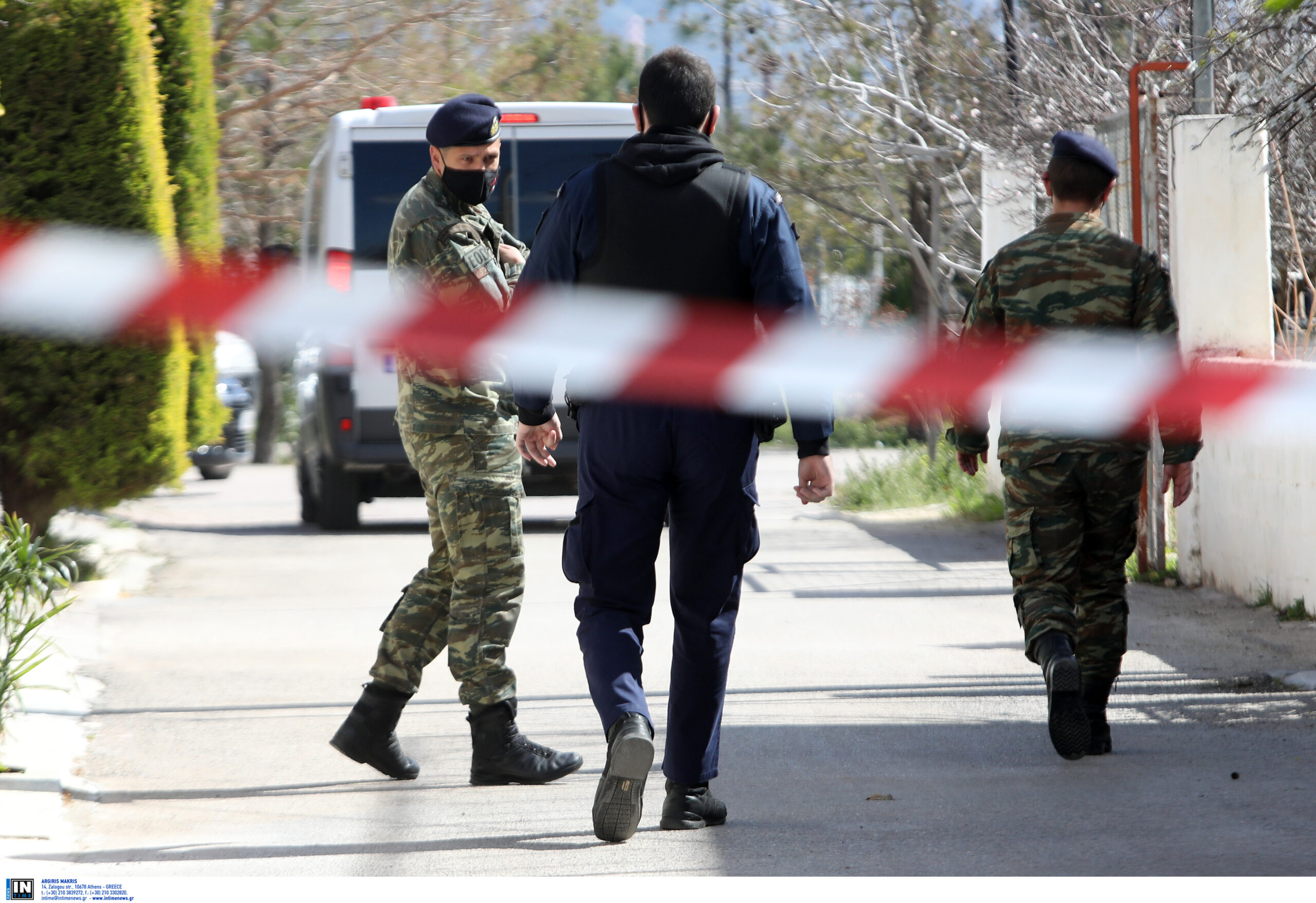 Δείτε φωτογραφίες από την τεράστια κινητοποίηση για τη βόμβα στον Ασπρόπυργο