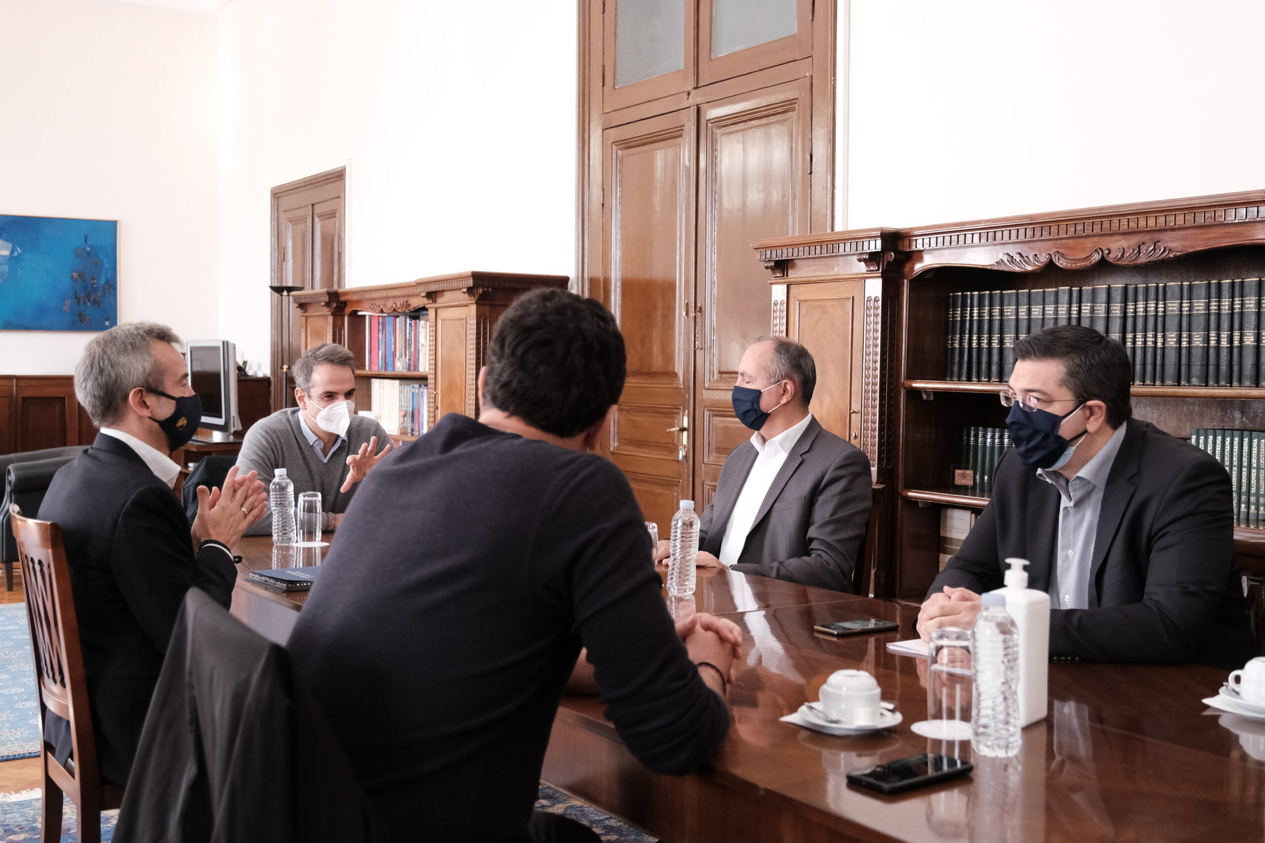 Κορωνοϊός – Σε συναγερμό η βόρεια Ελλάδα: Τζιτζικώστας και Ζέβας ζητούν να μην ανοίξουν τα σχολεία
