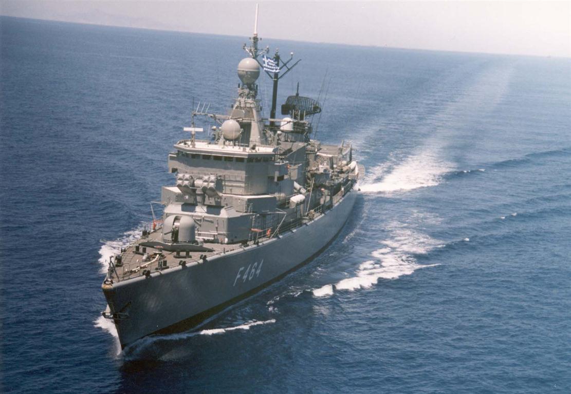 Αντικαθίσταται ο κυβερνήτης της φρεγάτας «Κανάρης» μετά την προσάραξή της κοντά στην Ψυτάλλεια