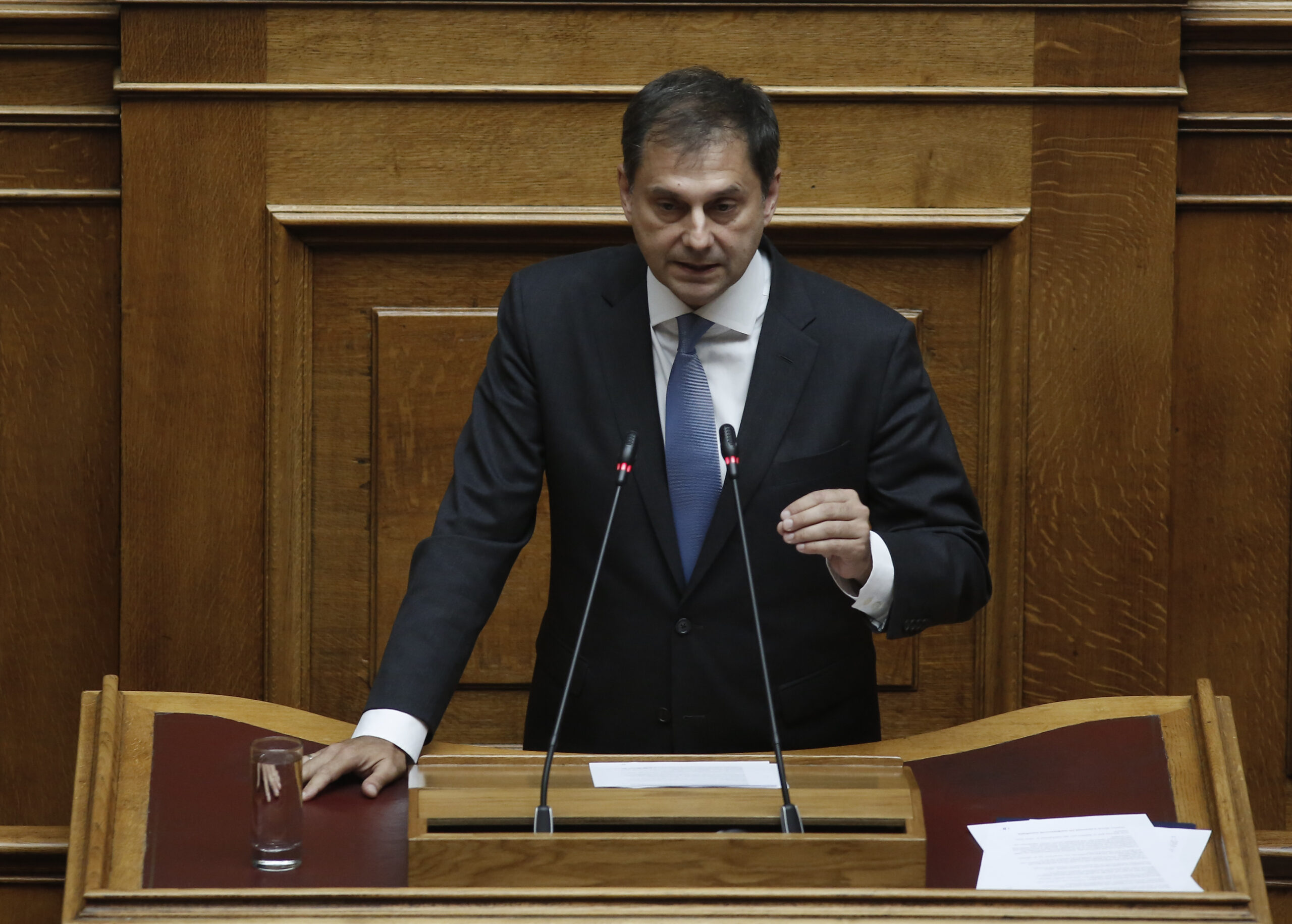 Διευκρινίσεις Θεοχάρη για το πιστοποιητικό εμβολιασμού: Δεν θα είναι προϋπόθεση για ταξίδια στη χώρα μας