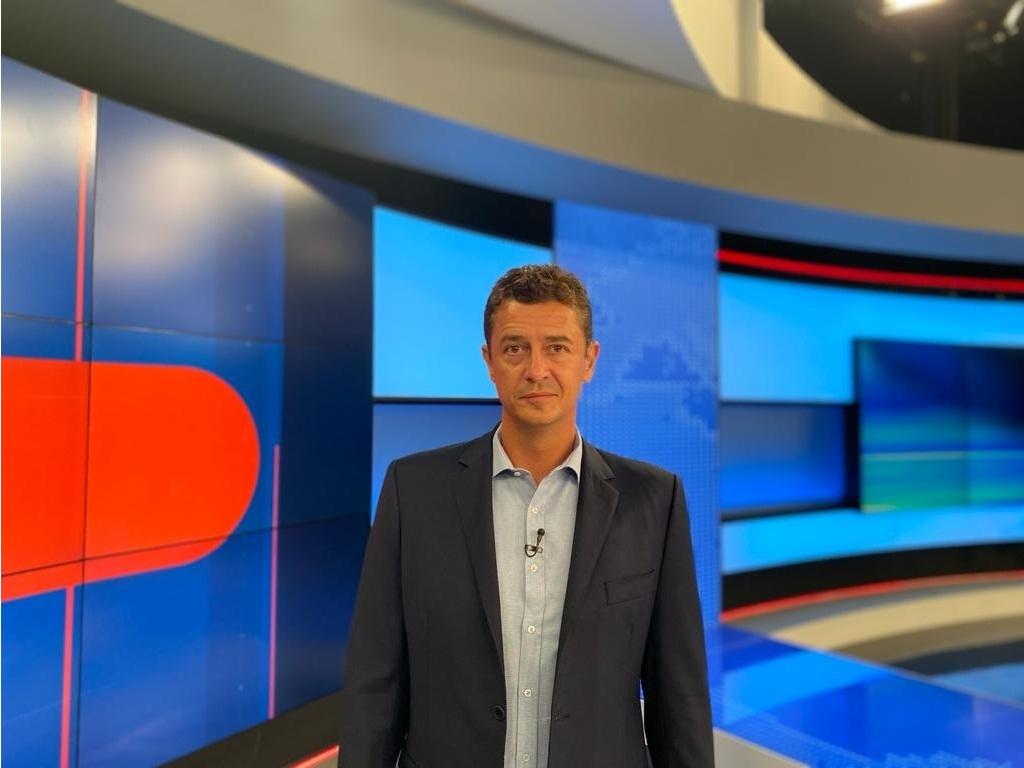 Alpha News σε νέο πλατό – Ποιος υπουργός θα κάνει… ποδαρικό