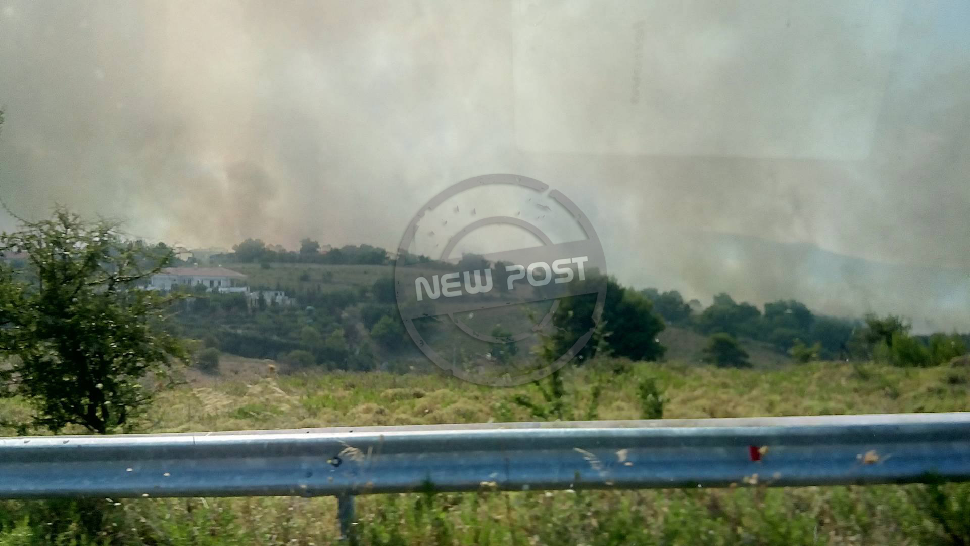 Έκτακτα μέτρα της Τροχαίας λόγω της πυρκαγιάς στο Καπανδρίτι – Πού διεκόπη η κυκλοφορία