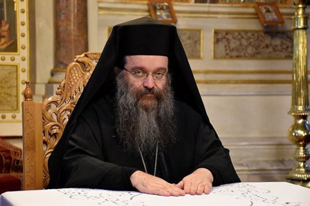 Μητροπολίτης Χίου… εν εξάλλω: «Τιμώρησε» με ακοινωνησία καθηγητές – Απαγόρευσε τις γαμο-βαπτίσεις