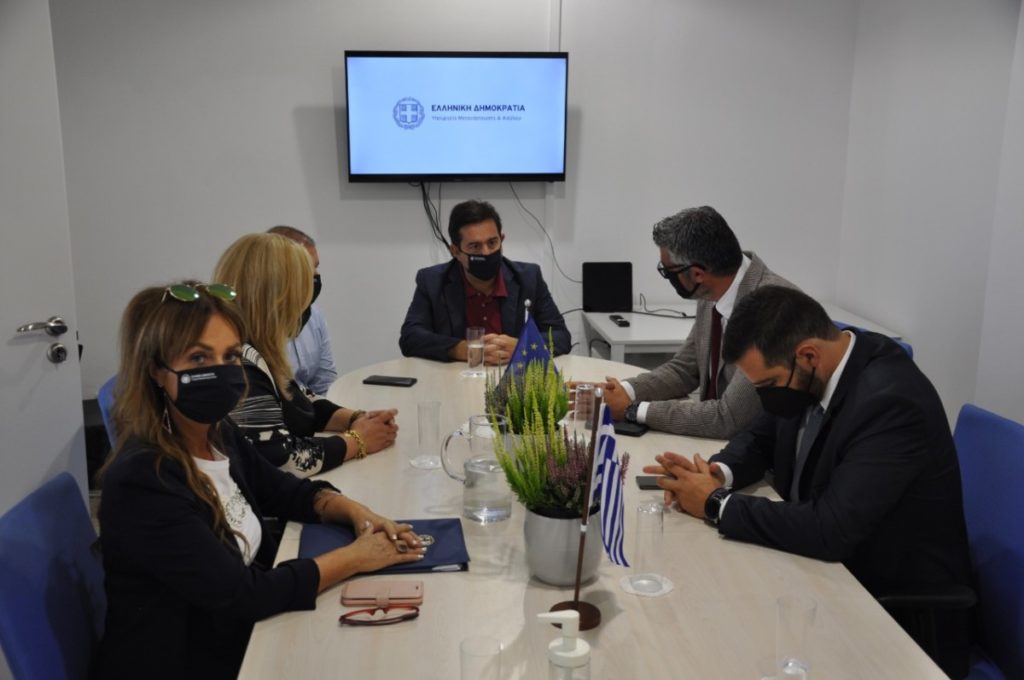 Mηταράκης: Aποσυμφορούμε όχι μόνο τα νησιά μας, αλλά όλη τη χώρα