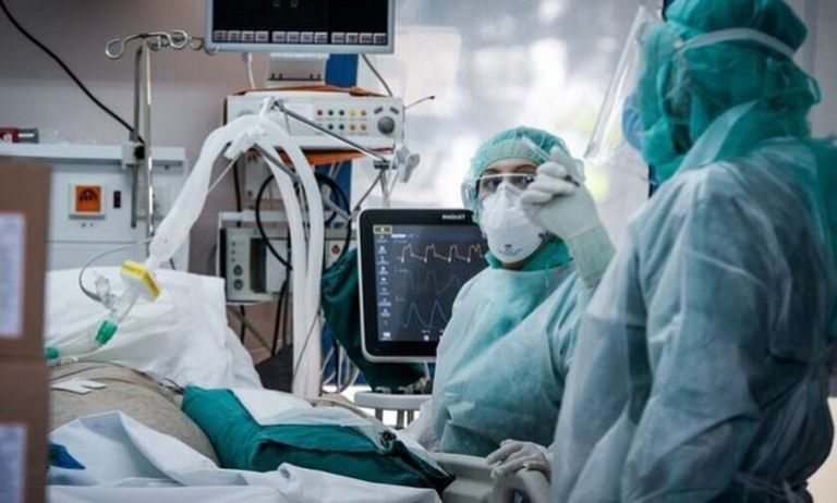 Ξύπνησε η 48χρονη που νοσηλεύεται στη ΜΕΘ με θρόμβωση μετά το Johnson & Johnson