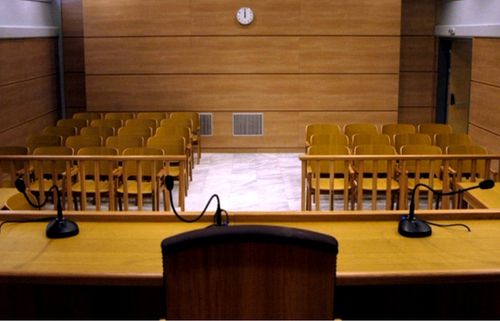 ΕΑΥΘ: Μηνυτήρια αναφορά κατά της ΕφΣυν για το «προσβλητικό πρωτοσέλιδο»