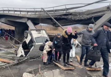 Πόλεμος στην Ουκρανία: Βίντεο από την εκκένωση του Ιρπίν