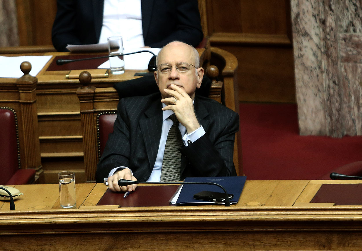 Παρέμβαση για την εξαγορά κόκκινων δανείων στρατιωτικών προανήγγειλε ο Δ. Παπαδημητρίου