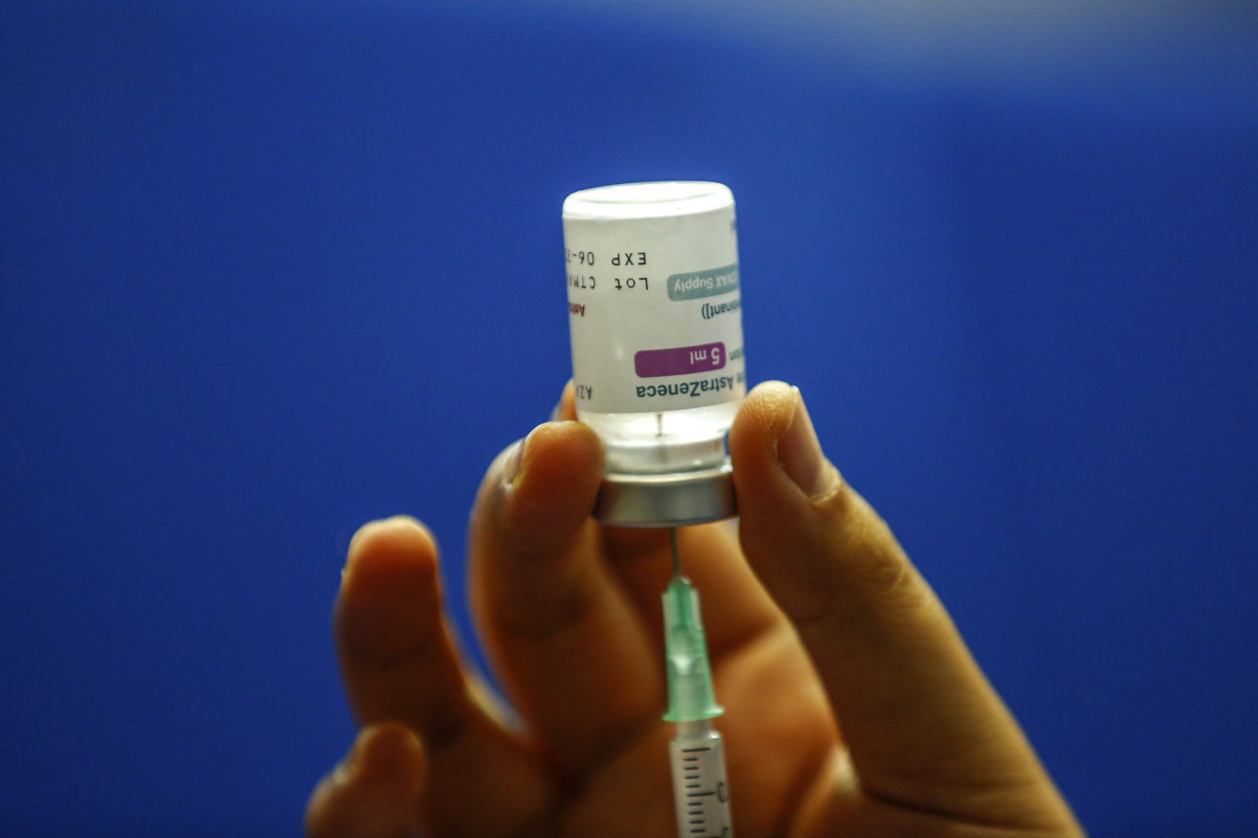 Καταγγελία για το AstraZeneca: Ο αδελφός μας έπεσε σε κώμα 10 μέρες μετά τον εμβολιασμό