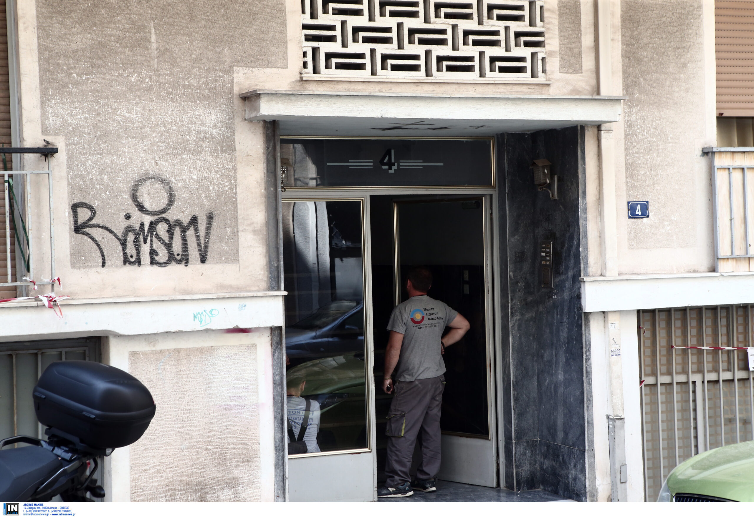Παγκράτι: Κρίσιμες ώρες για τον συντηρητή που καταπλακώθηκε από ασανσέρ – Τι λέει αυτόπτης μάρτυρας