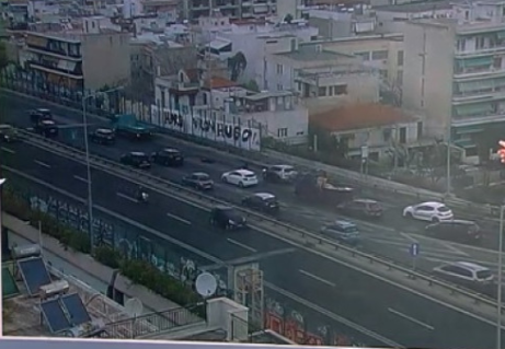 Δύο τροχαία ατυχήματα στον Κηφισό, ένας τραυματίας – Μεγάλο μποτιλιάρισμα