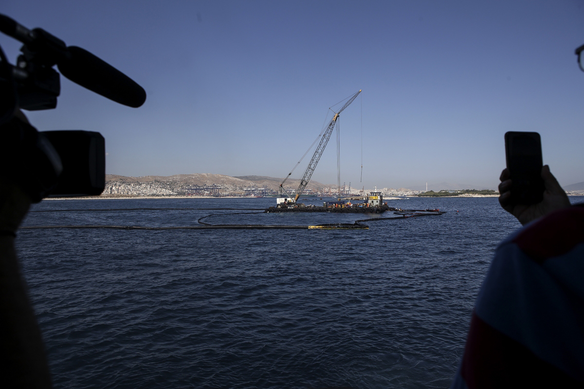 Στα 56,1 εκατ. ευρώ το κόστος της πετρελαιοκηλίδας του «Αγία Ζώνη ΙΙ»