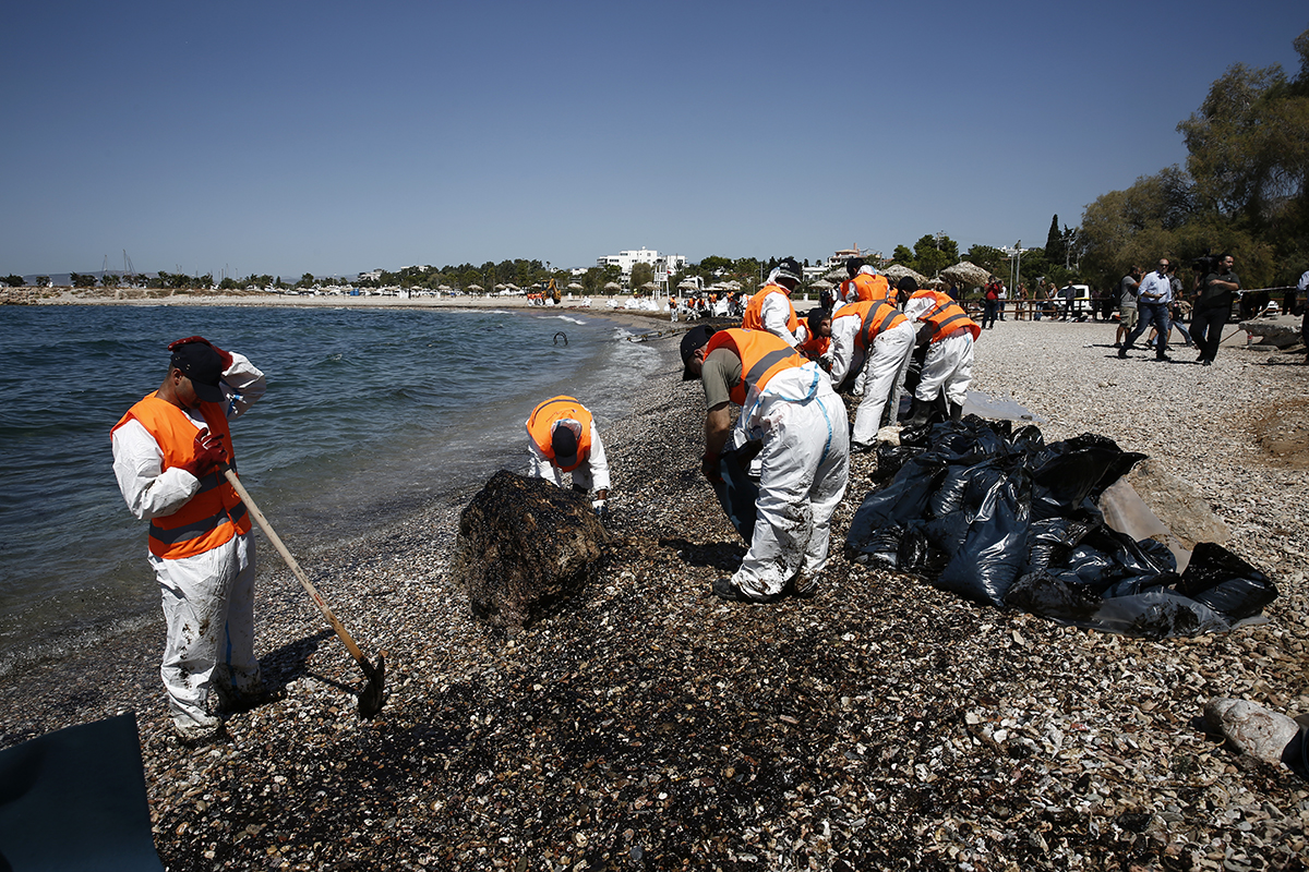 Στο «κόκκινο» παραμένει η ρύπανση στον Σαρωνικό – Τι έδειξαν οι τελευταίες μετρήσεις