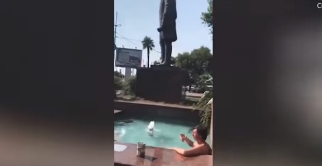 Αν πιεις πολύ όλα μοιάζουν μεταξύ τους: Ζευγάρι «πέρασε» ένα σιντριβάνι σε … τζακούζι!