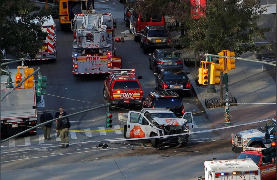 Φορτηγό έπεσε σε πεζούς και ποδηλάτες στο Μανχάταν: Τουλάχιστον οκτώ νεκροί – Δεκάδες οι τραυματίες