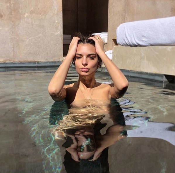 Οι νέες φωτογραφίες τις Emily Ratajkowski που σε… τρελαίνουν!