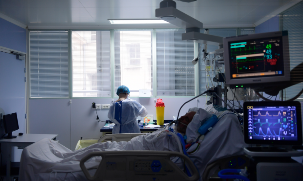Έκτακτο εφάπαξ επίδομα έως 700 στους εργαζόμενους στις ΜΕΘ