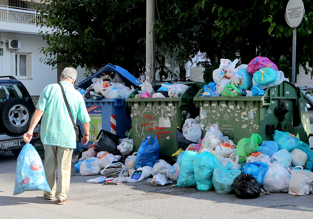 Θησαυροί στα σκουπίδια λόγω… αφηρημάδας – Από χρυσαφικά χιλιάδων ευρώ έως τα κλειδιά του σπιτιού