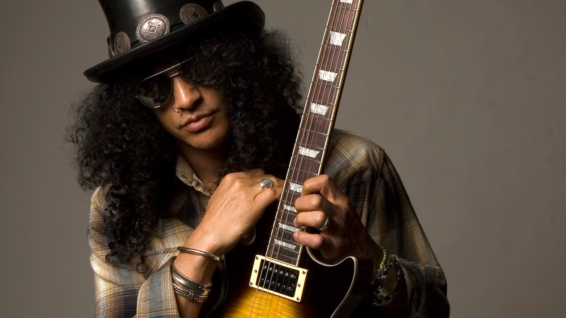 Αυτός είναι ο 15χρονος γιος του Slash!