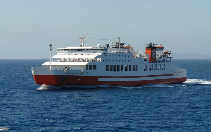 Σέριφος: Ταλαιπωρία για 324 επιβάτες του πλοίου Διονύσιος Σολωμός – Προσέκρουσε στην προβλήτα