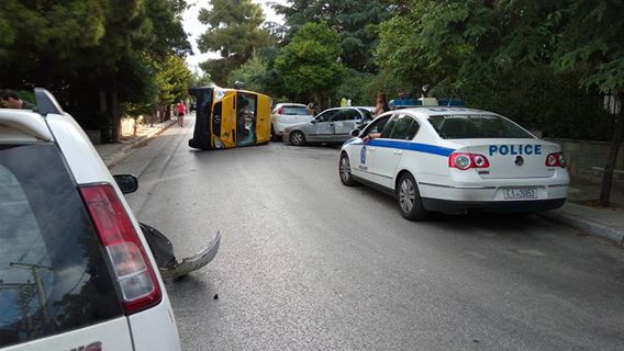 Ανατροπή σχολικού λεωφορείου στα Βριλήσσια