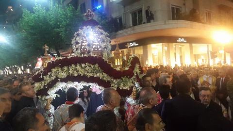 Εντυπωσιακές εικόνες από τη συνάντηση των Επιταφίων της Μητρόπολης και της Αγ. Σοφίας στην Θεσσαλονίκη