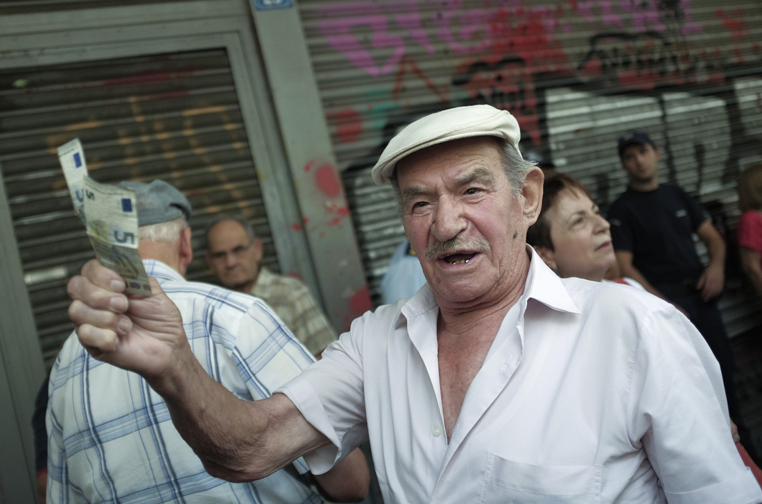 Ακόμα ψάχνουν τον μαθηματικό τύπο για τις επικουρικές – Μέχρι και τέσσερα χρόνια η αναμονή