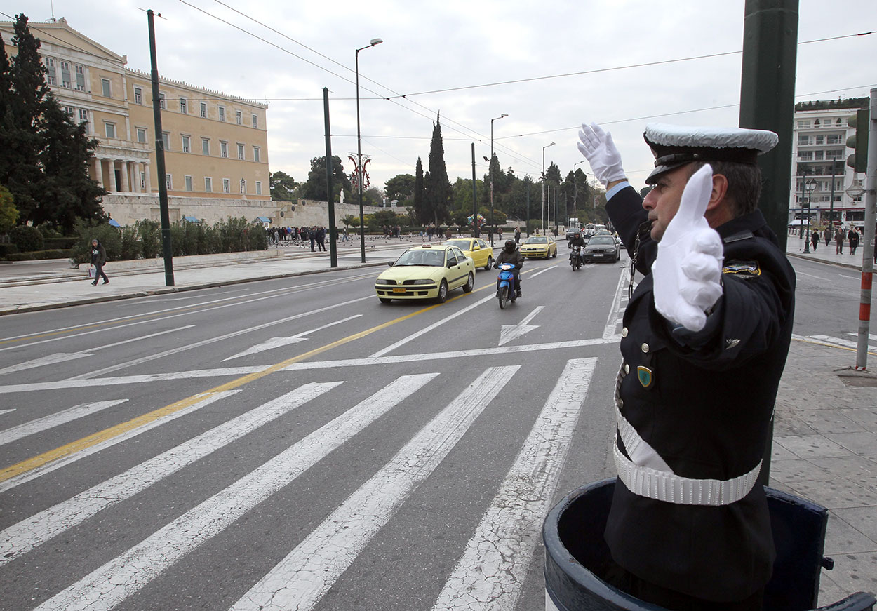 Κυκλοφοριακές ρυθμίσεις την Τρίτη στην Αθήνα – Κλείνει το κέντρο από το πρωί