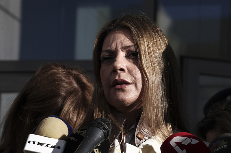 Η σύζυγος του Π. Καμμένου απαντά για το ταξίδι στο Λονδίνο