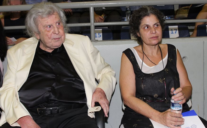Πόλεμος για την ταφή του Μίκη Θεοδωράκη: «Μου ρουφούν το αίμα αδυσώπητα τσιμπούρια» – Η πρώτη ανάρτηση της Μαργαρίτας Θεοδωράκη