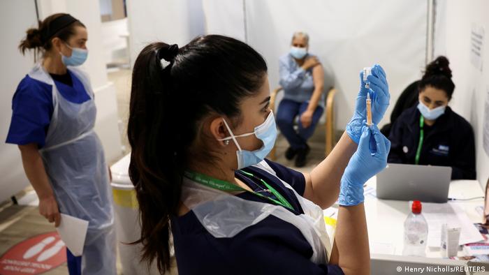 Εμβόλιο: Επίσπευση της διαδικασίας από τους άνω των 60 – Οι στατιστικές των ραντεβού
