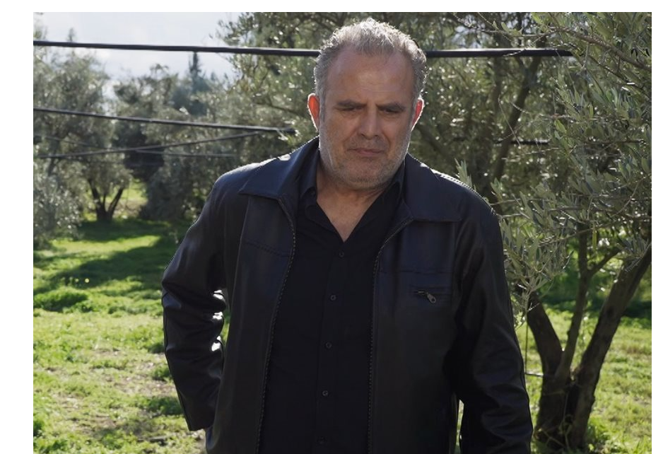 Η Γη της Ελιάς – Spoiler: Ο Στάθης πιέζει τον Στέφανο να φύγει για την Ισπανία και να αρπάξει την ευκαιρία που του δίνεται