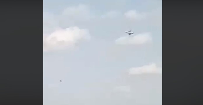 Βίντεο από τον Έβρο: Η στιγμή που τουρκικά μαχητικά παρενοχλούν ελληνικό ελικόπτερο