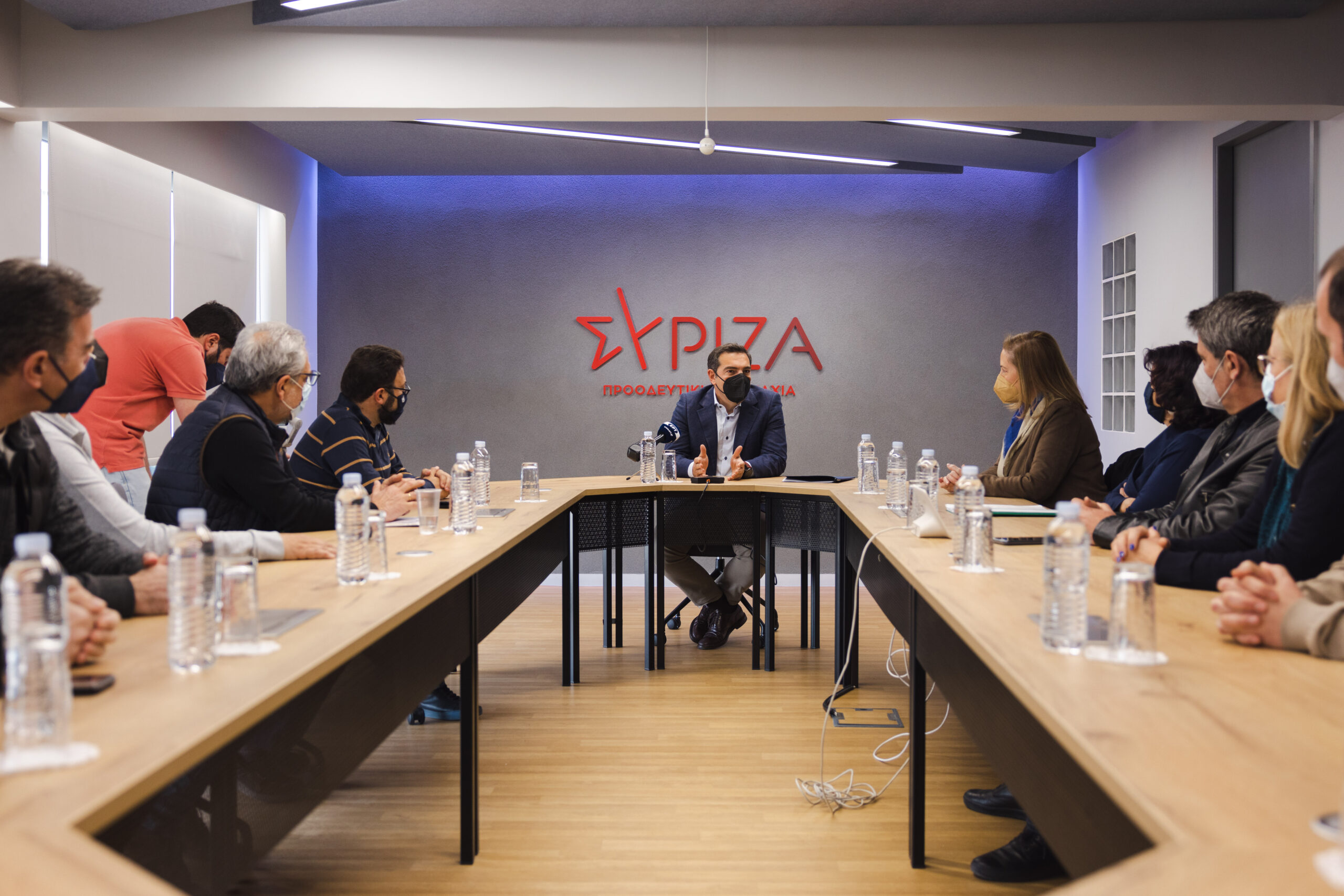 Τσίπρας: Η κυβέρνηση τιμωρεί εργαζόμενους και ανέργους