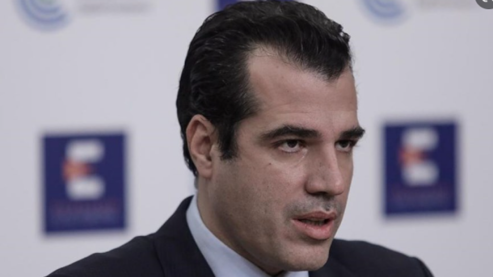 Πλεύρης: «Ο ιός δεν μεταδίδεται σε εσωτερικούς χώρους» – Γιατί η ενημέρωση γίνεται εβδομαδιαία