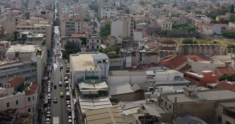 Άρση μέτρων: Επιστρέφει σταδιακά στους ρυθμούς της η Αθήνα – Δείτε το βίντεο από ψηλά