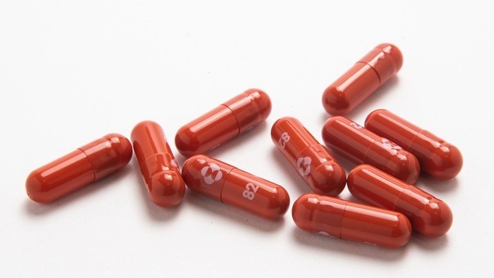 Κορωνοϊός: Το χάπι της Merck χωρίς πατέντα στη «φαρέτρα» των εργαστηρίων – 105 οι χώρες που θα λάβουν στο σκεύασμα