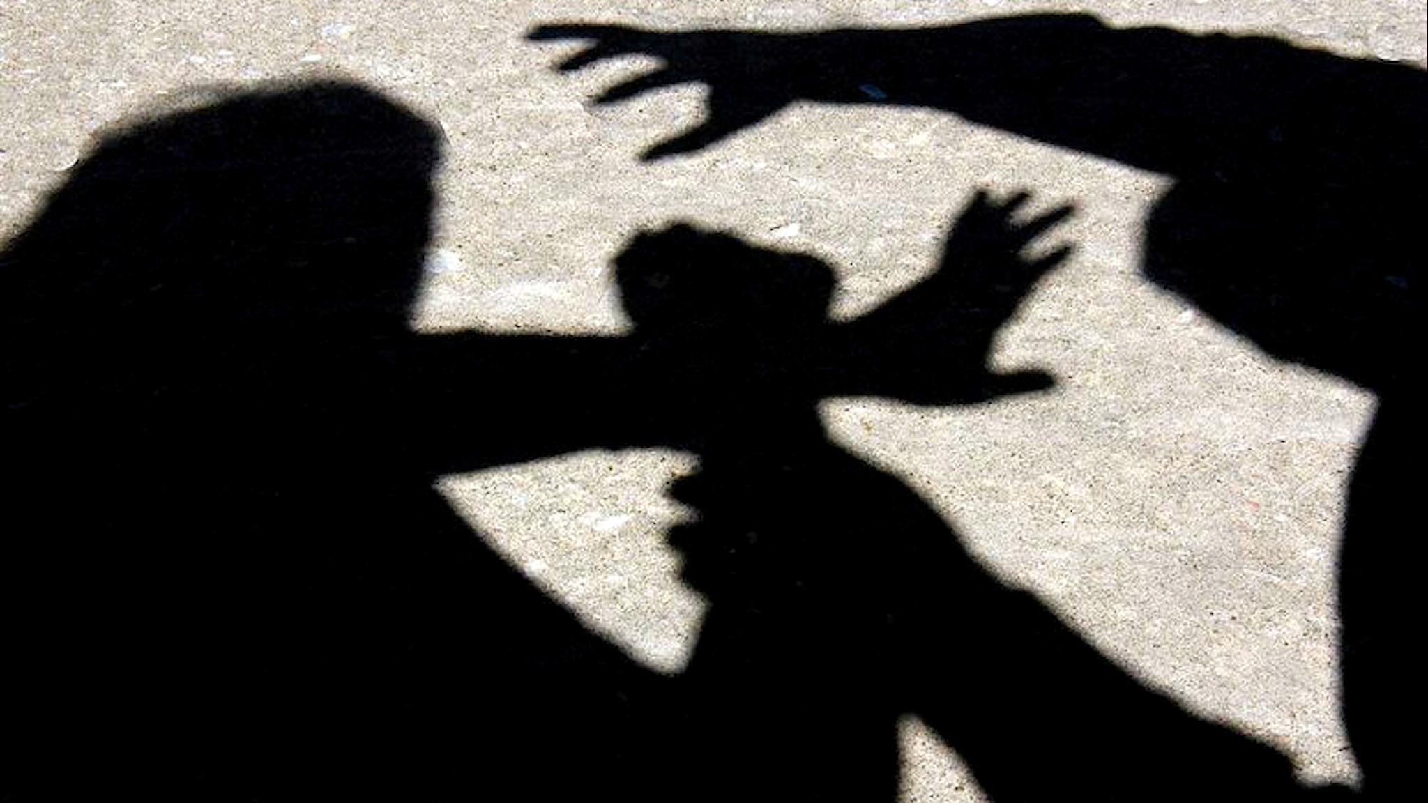 «Ροζ» ιστορία στα Τρίκαλα: Ο απατημένος σύζυγος έστησε καρτέρι και έδειρε τον εραστή της γυναίκας του