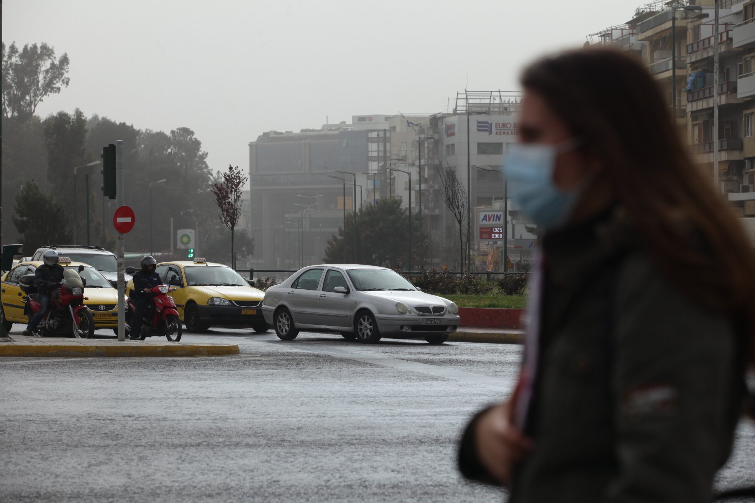 Πνίγηκε στην αφρικανική σκόνη η Ελλάδα (φωτό)