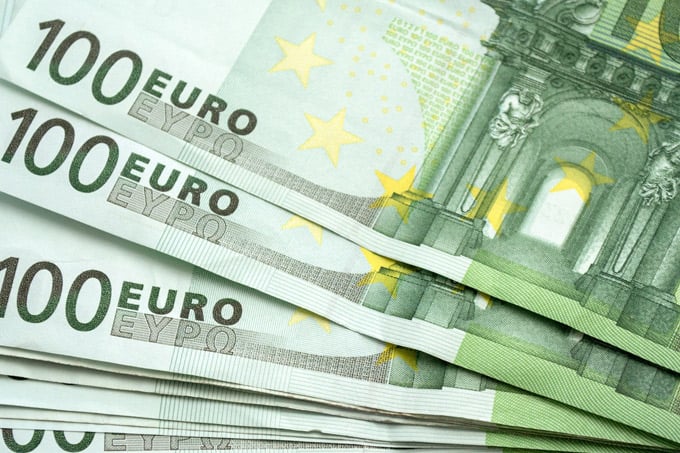 Επιδότηση 14.800 ευρώ: Ποιοι είναι οι δικαιούχοι και πώς θα την πάρουν