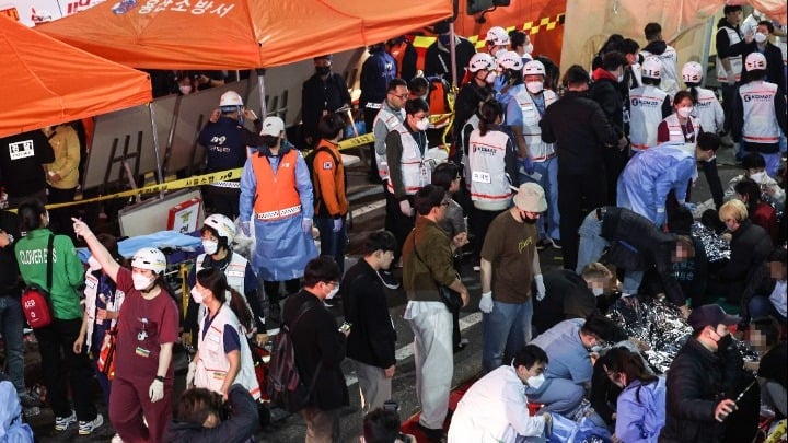Ασύλληπτη η τραγωδία στη Σεούλ: 146 οι νεκροί από το ποδοπατήματα σε πάρτι Χάλογουιν – Πάνω από 150 οι τραυματίες (Βίντεο)