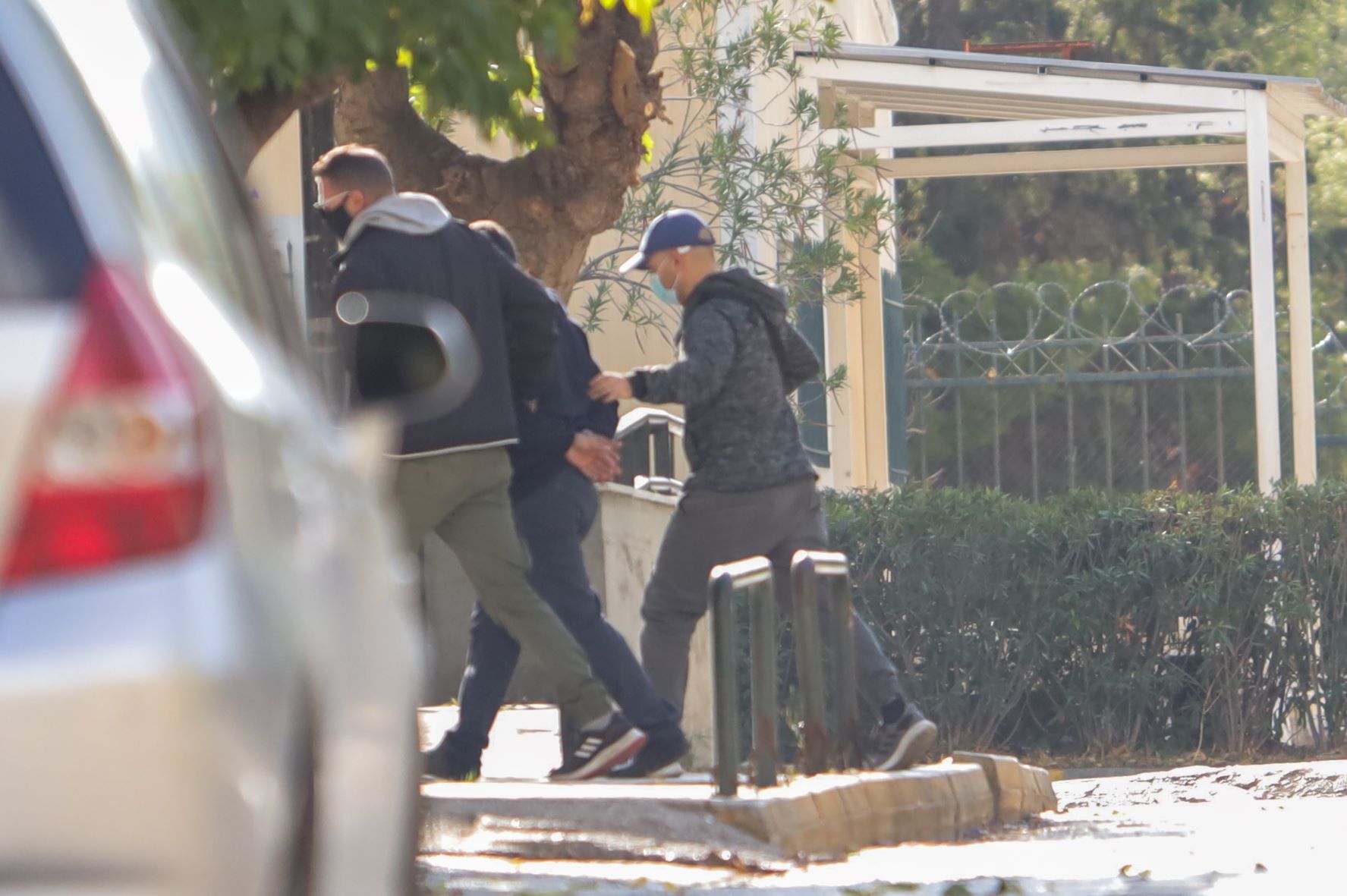 Κολωνός βιασμός 12χρονης: Απολογούνται σήμερα ο 43χρονος ηλεκτρολόγος και ο 55χρονος προπονητής ποδοσφαίρου