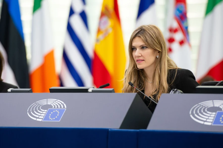 La Repubblica: Η «ιταλική κλίκα» έκανε την Εύα Καϊλή αντιπρόεδρο του Ευρωκοινοβουλίου